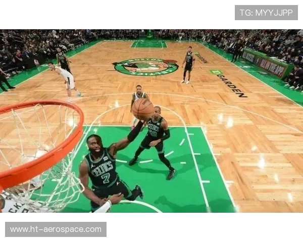 上海网球队以61分领跑冠军赛积分榜展现强劲实力与团队合作精神